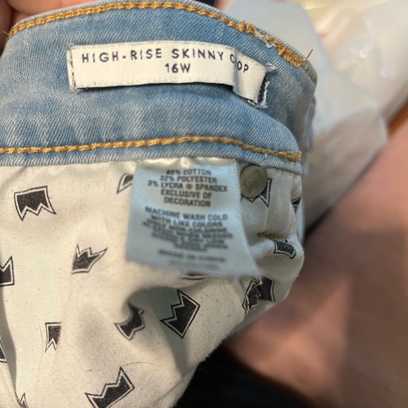 Crown Ivy cropped high waisted jeans - Picture 2 of 3